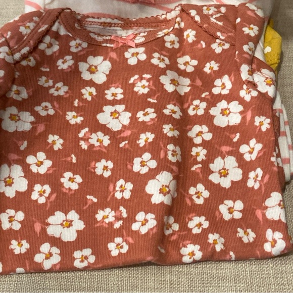 Baby Carter's 5-Pack Short-Sleeve Floral Stripe Heart Dots Bodysuits - Picture 4 of 12